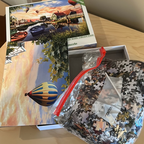 1000 Piece Puzzle - Picture 4 of 4